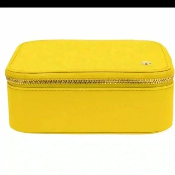 NWT Stoney Clover Lane Travel Case Lemon Yellow - Picture 2 of 4